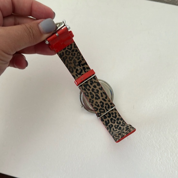 Betsy Johnson pearlescent face with red patten leather band - Picture 3 of 3